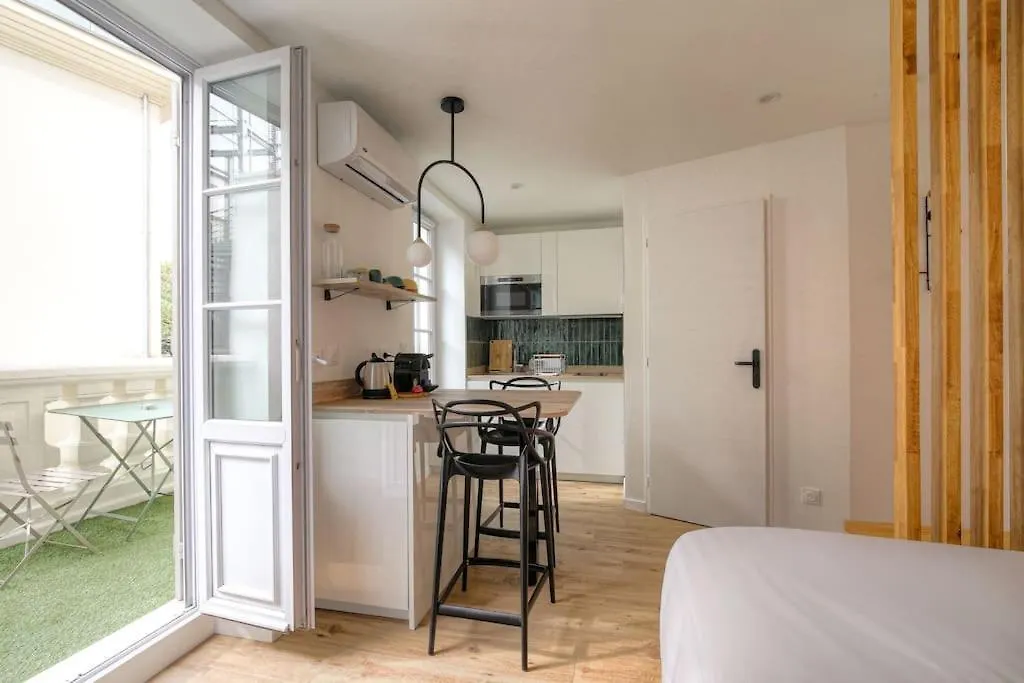 Apartment Joli Studio Climatise Avec Terrasse - Lyon Centre